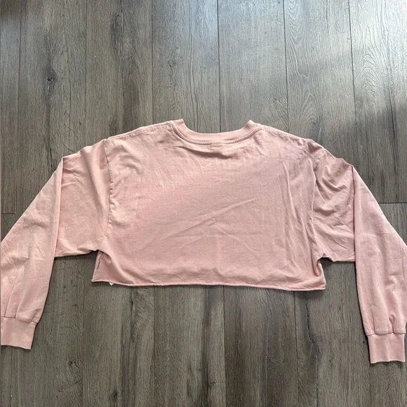 TNA Aritzia Cropped Cut-off Long Sleeve Shirt. - Picture 2 of 3